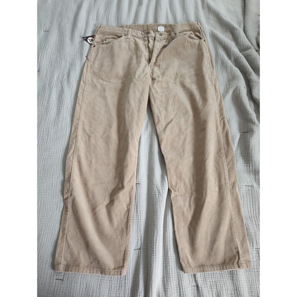 Dead Stock Vintage Levi’s 565 Corduroy Wide Leg Pants Mens size 38x30 Tan Khaki